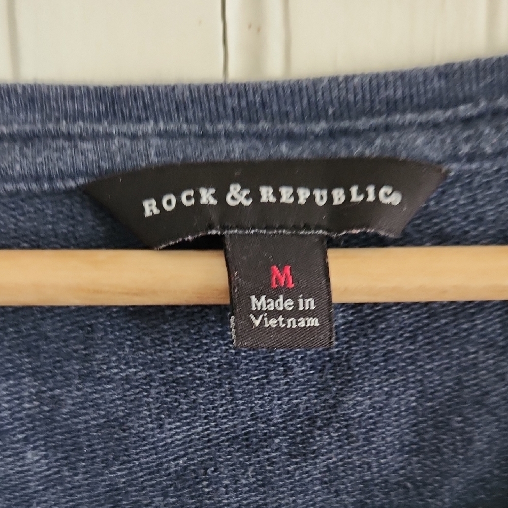 American Rag Dark Blue Star Pattern Tee - Picture 2 of 6